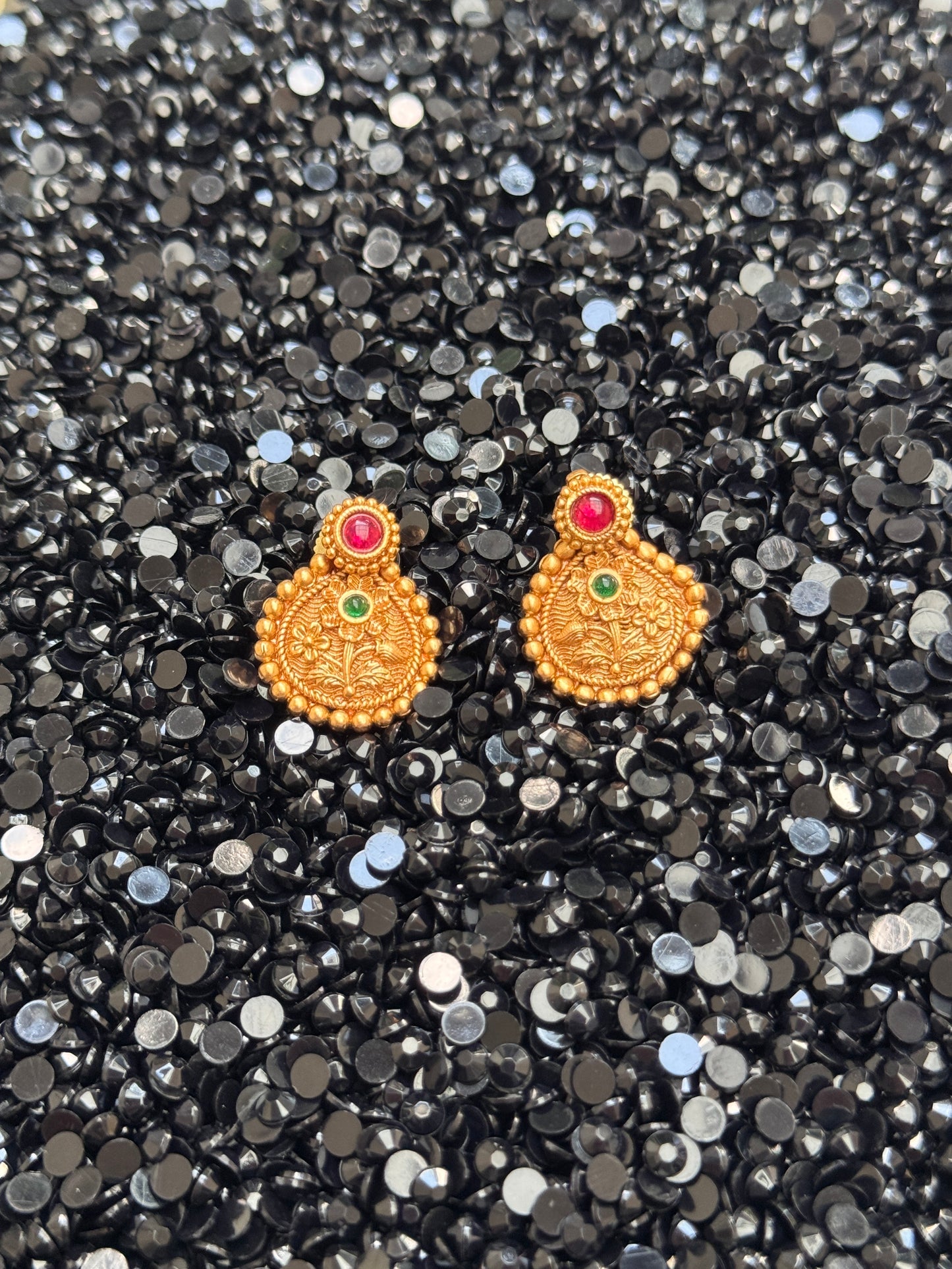 Putali haar-inspired Floral motif Antique Coin Necklace set