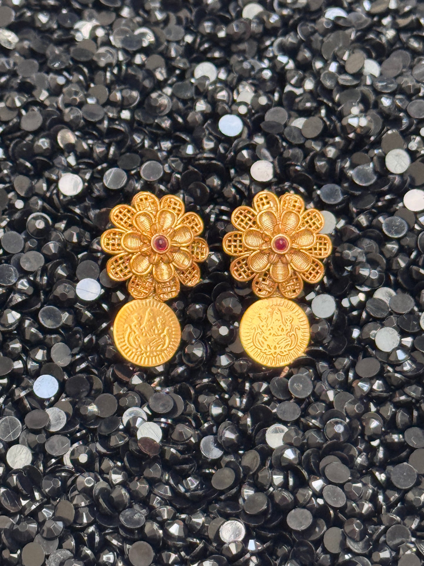 Swarnasya Floral Mesh Coin Necklace set with Laxmi motif