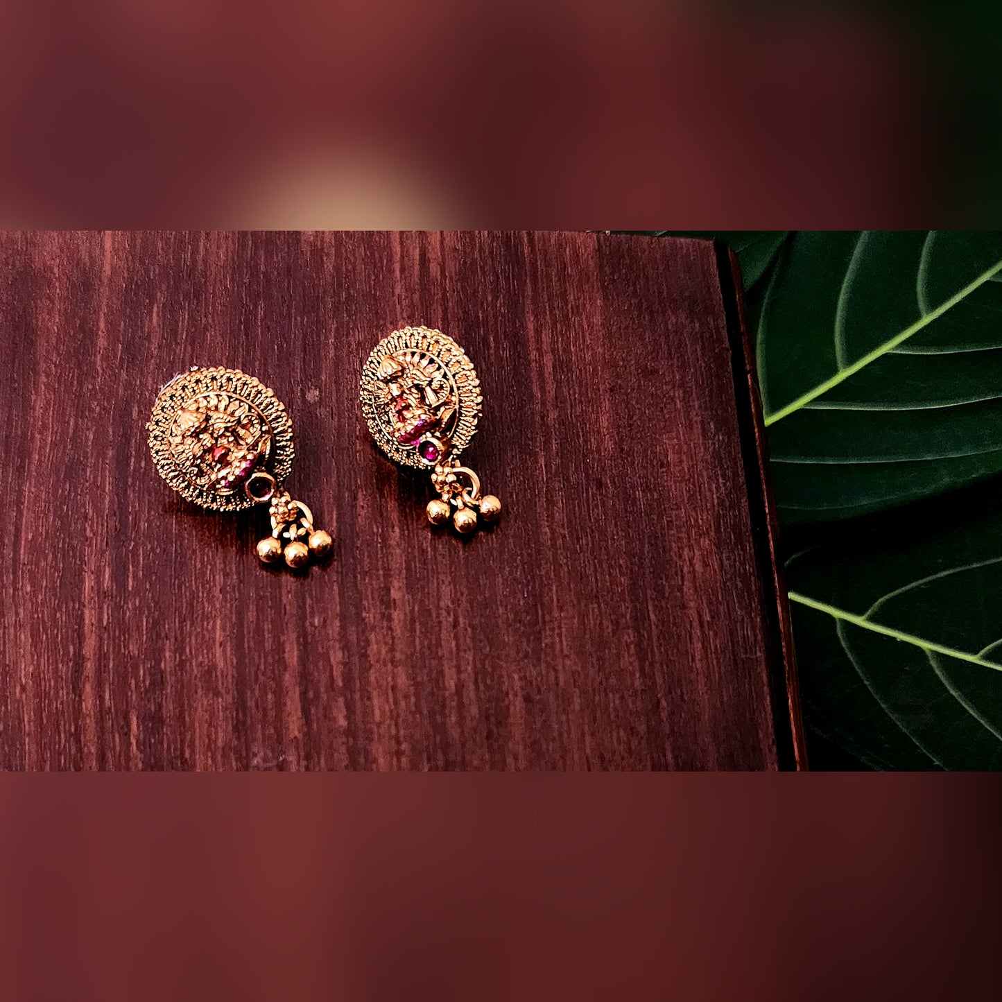 Girija Pendant Necklace Set