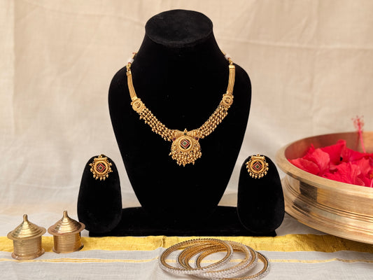 Alluring Rajastani Gold beaded Necklace set