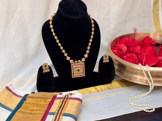 Samachatura Reversible Shri Haram Necklace set with two pairs of Earrings