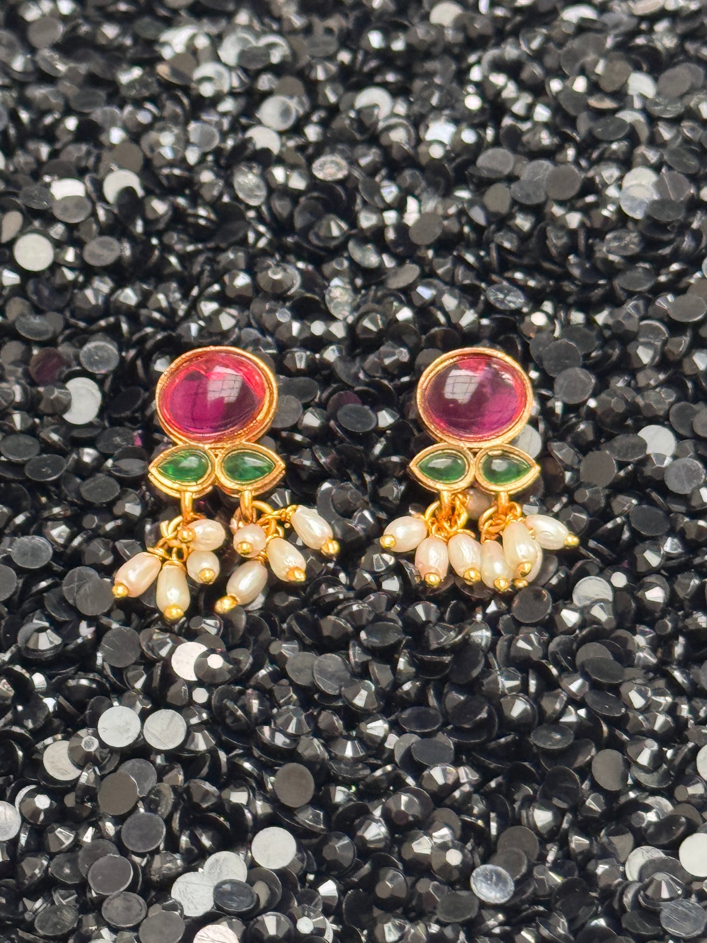 Enchanting Pushpaguchha Reversible Necklace set with two pairs of Earrings