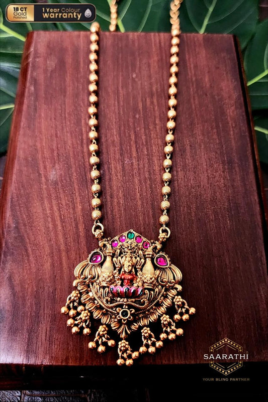 Girija Pendant Necklace Set